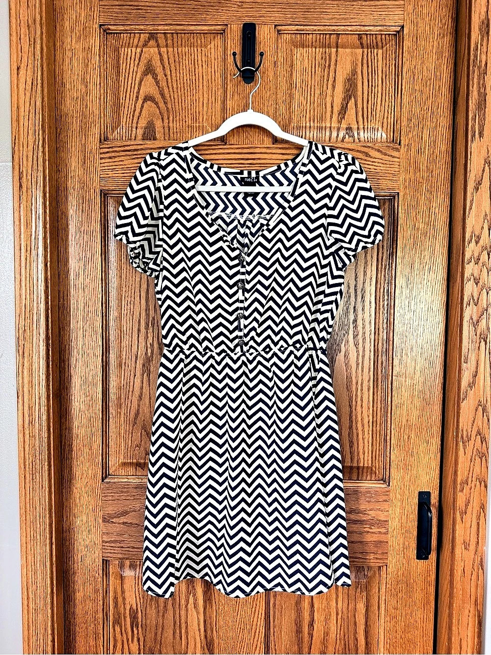 Rue21 Women's Chevron Mini Dress in Navy Blue & White Size Large
